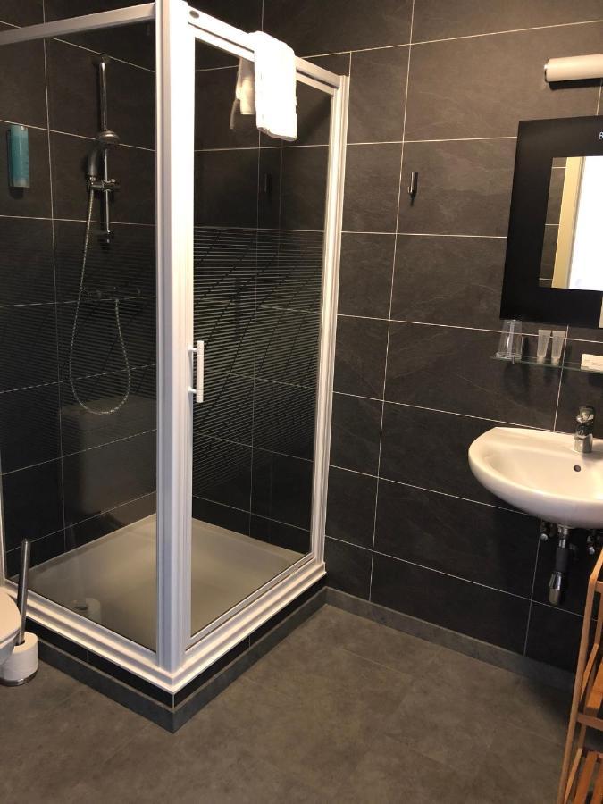 Lo-Reninge Hotel Oude Abdij מראה חיצוני תמונה